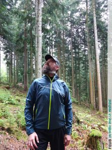 Bien affronter la pluie vosgienne avec la veste imperméable Kalenji